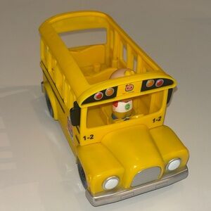 Cocomelon Yellow School Bus Toy with Driver Figure JJ